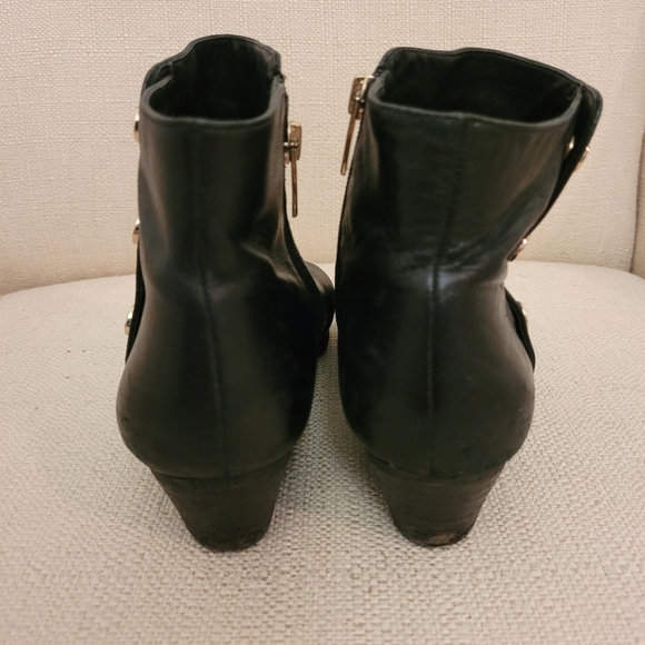 Vince Camuto Leather Boots. Size 8.5. - Picture 7 of 8
